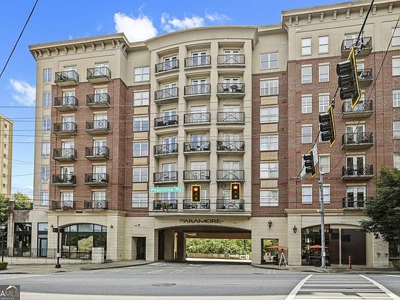 2nd image of 2277 Peachtree Rd NE Unit 408