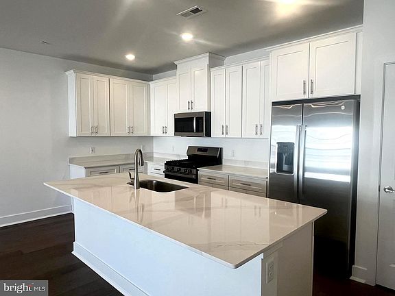4th image of 119 Stoutsburg Blvd