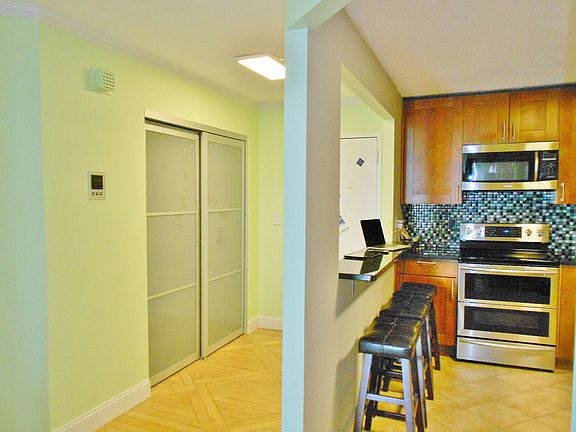 4th image of 2208 Harmon Cove Tower #2208