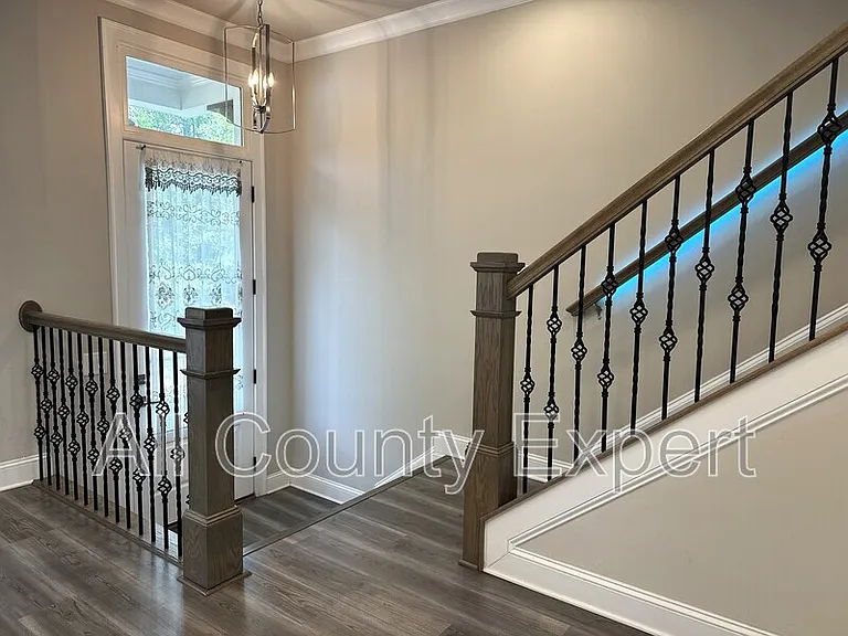 1529 Huntwood Ct — Photo 6
