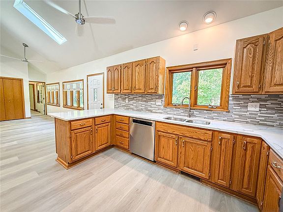2nd image of 102 Rittswood Dr
