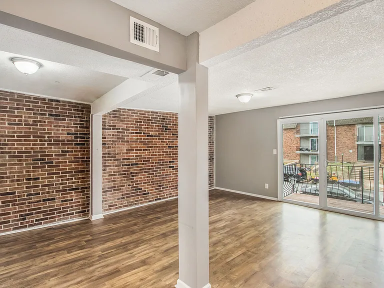 3739 Wyandotte St #116-1 — Photo 12
