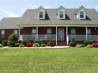 73 Little Creek Rd, Pleasant Shade, TN 37145