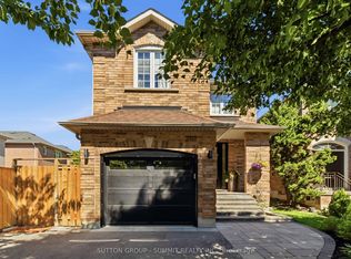 2111 Westmount Dr, Oakville, ON L6M 3P3