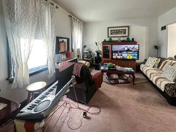 38 Van Reypen Street image 8 of 20