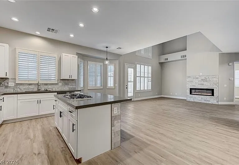 8103 Villa Cano St — Photo 17