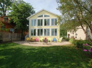 11 Lakeshore Ct, Madison, WI 53715