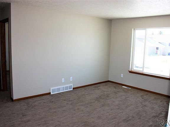 5th image of 6704 S Mogen Ave