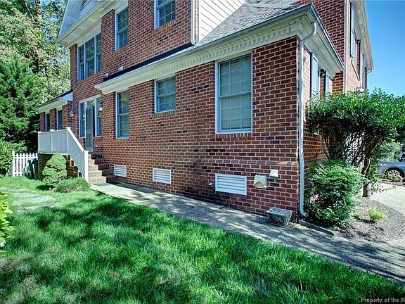 2nd image of 120 Exmoor Ct