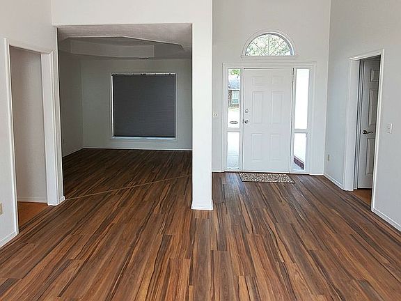 ENTRY + OFFICE/ DINING ROOM