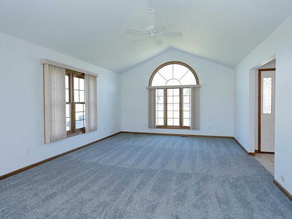 3rd image of 21404 Division Dr