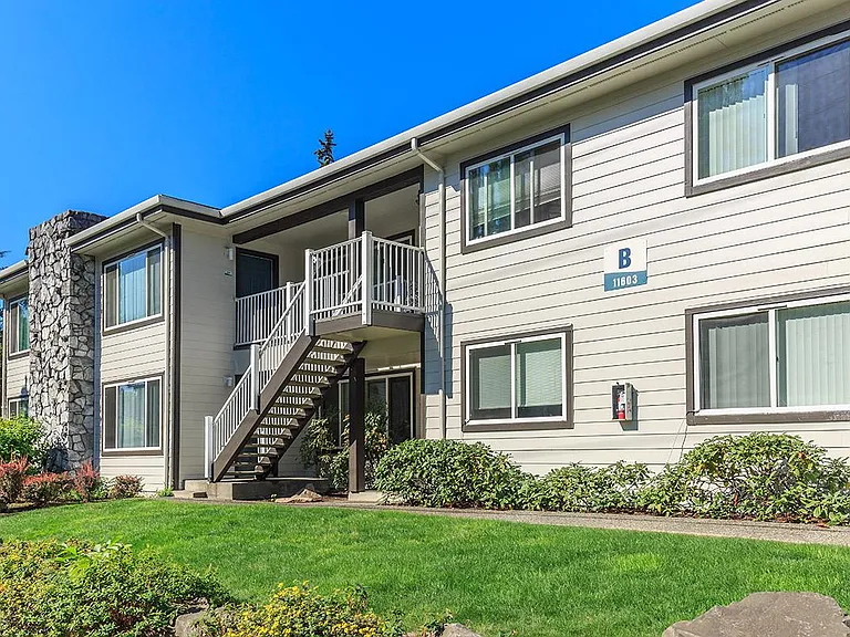 Arbor Heights — Photo 1