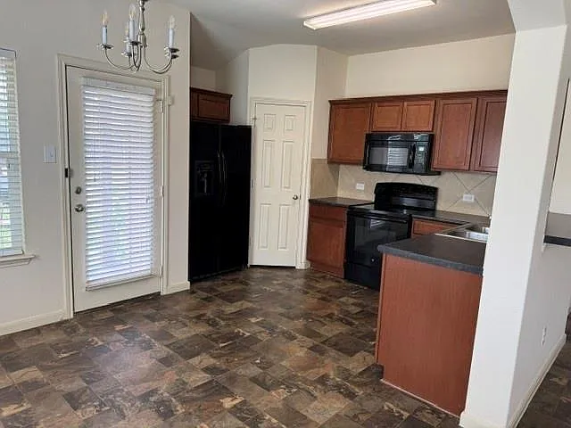 173 Cazador Dr — Photo 3