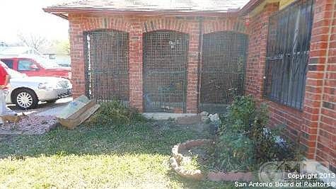3rd image of 607 Cypresscliff Dr