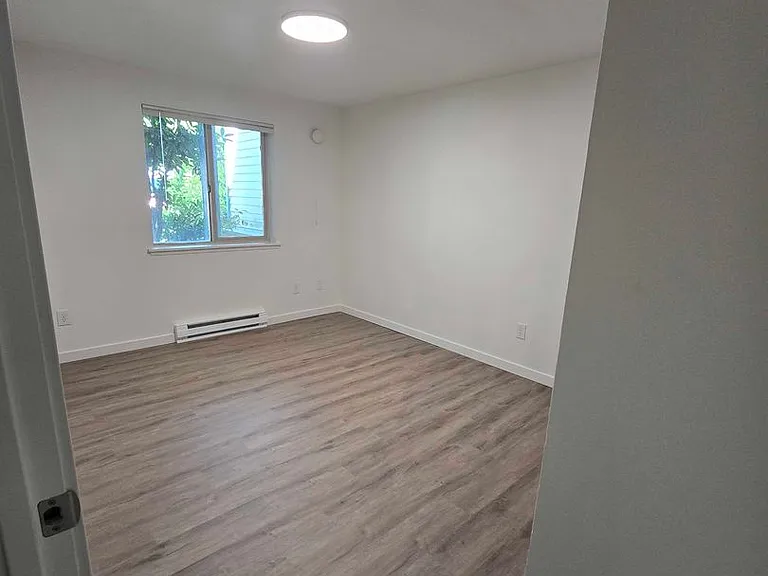 Baker Vista Apartments — Photo 13