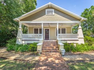 15 8th St, Apalachicola, FL 32320