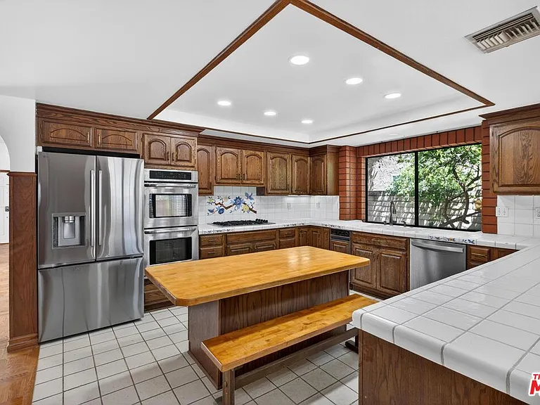7652 Quimby Ave — Photo 10