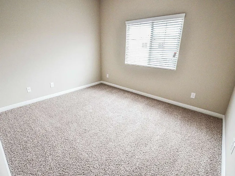 9422 Sand Tiger Ave — Photo 24