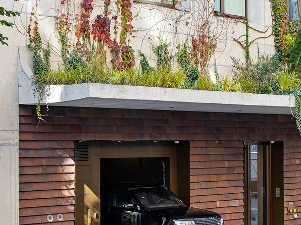 532 West 20th Street image 22 of 25