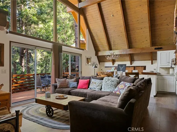 28520 Shenandoah Dr, Lake Arrowhead, CA 92352