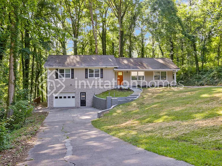 5304 Valleyview Dr — Photo 1