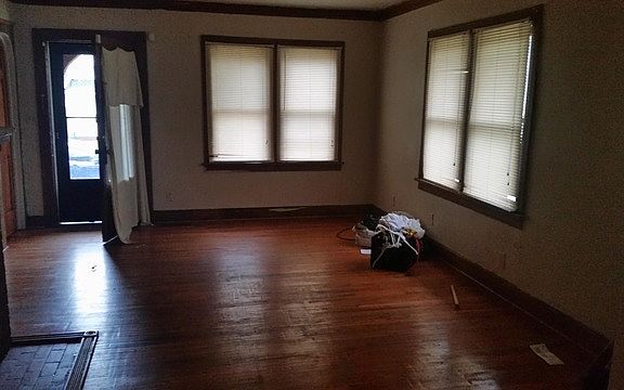 4th image of 118 N Day Ave