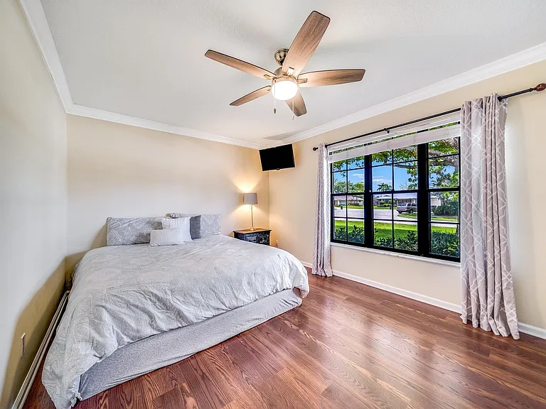 574 Juniper Pl — Photo 34