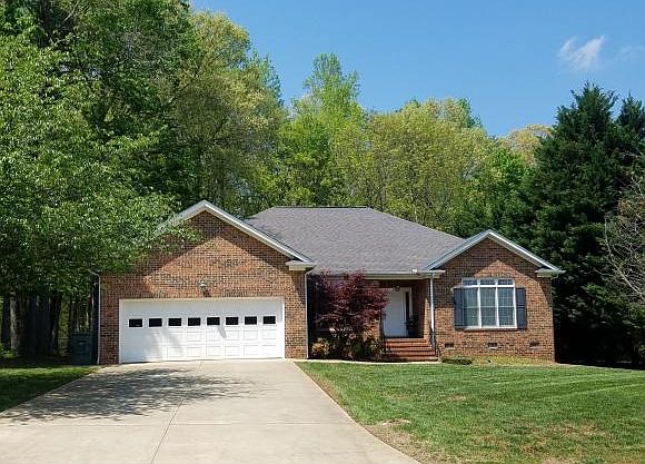 1st image of 805 Brookview Dr