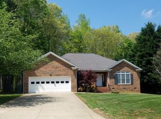 805 Brookview Dr, Elon, NC 27244
