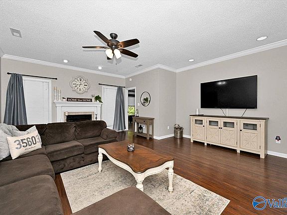 5th image of 3006 Concord Ln SW
