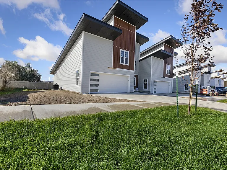 2508 Castle Pines Dr — Photo 4