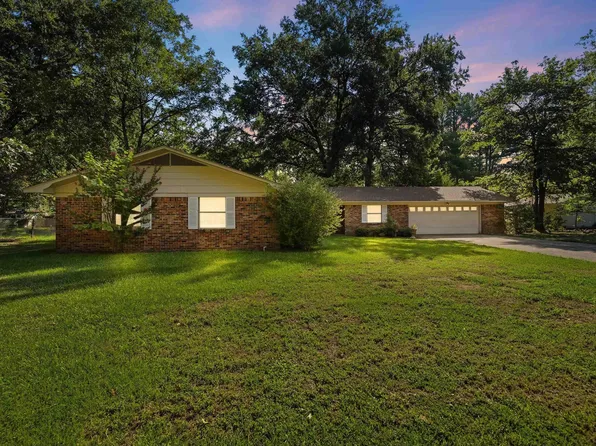 7 Meadowbrook Dr, Conway, AR 72032