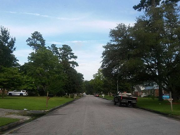 4th image of 108 Robinhood Dr
