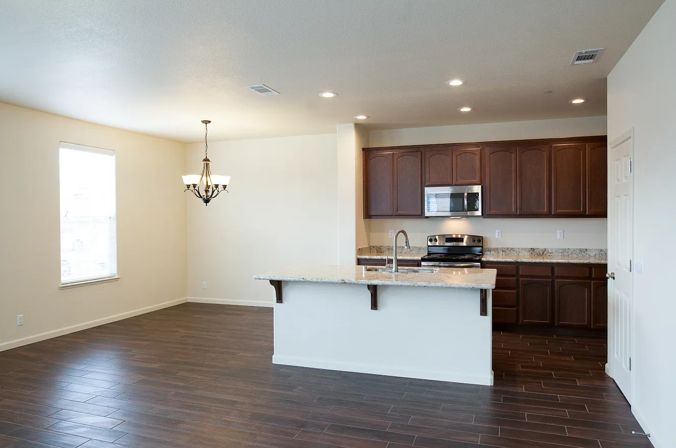 3 bed, 2.5 bath, 1897 sqft, $2,250 — Photo 1
