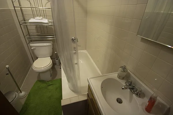 Rented by Oxford Property Group | media 6