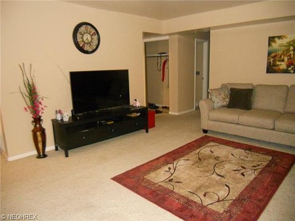 3rd image of 6320 Greenwood Pkwy APT 605