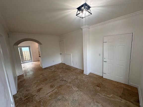 LIVING ROOM TO KITCHEN