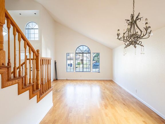 5th image of 8247 Derbyshire Cir