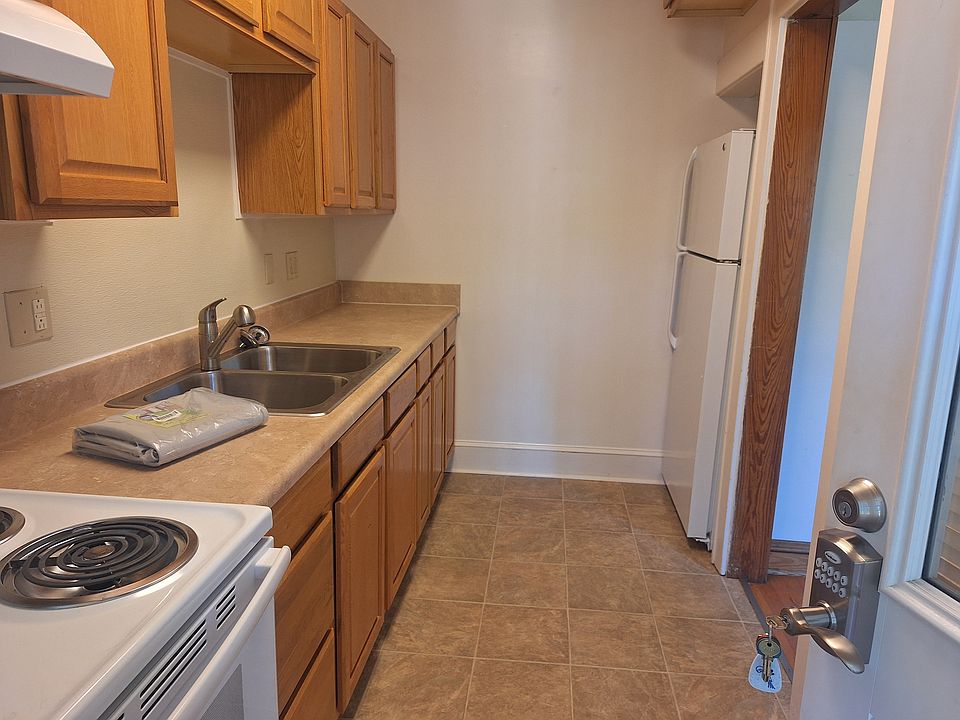 1st image of 134 7th St NW #4