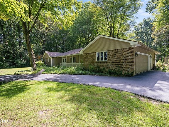 3rd image of 12647 Shaffer Rd