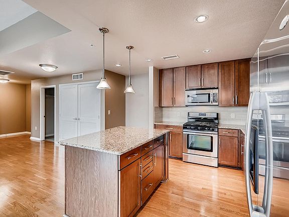 4th image of 8165 E Lowry Blvd Unit 210