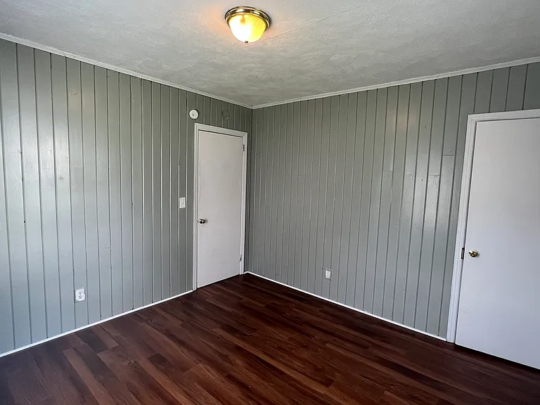 1010 Lynch St — Photo 9