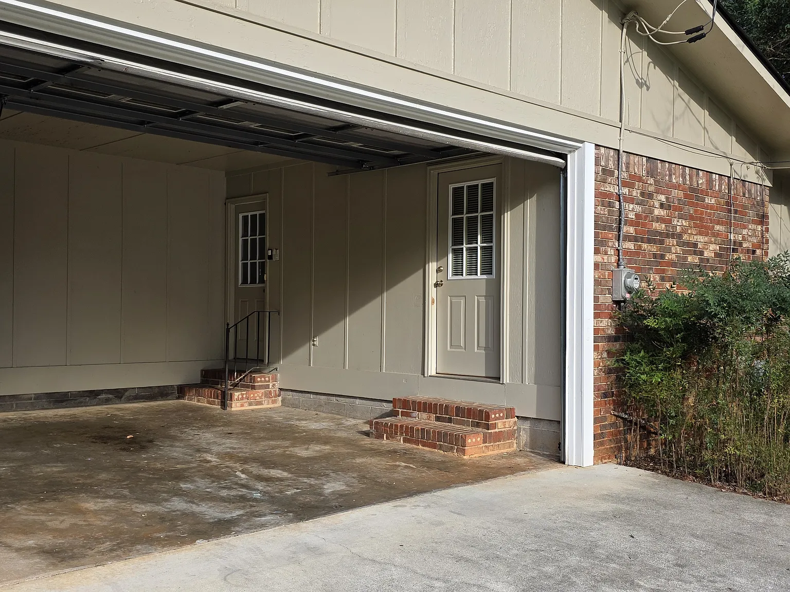 4 bed, 1827 sqft, $2,600 — Photo 3