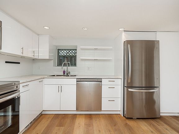5th image of 1412 E 10th Ave
