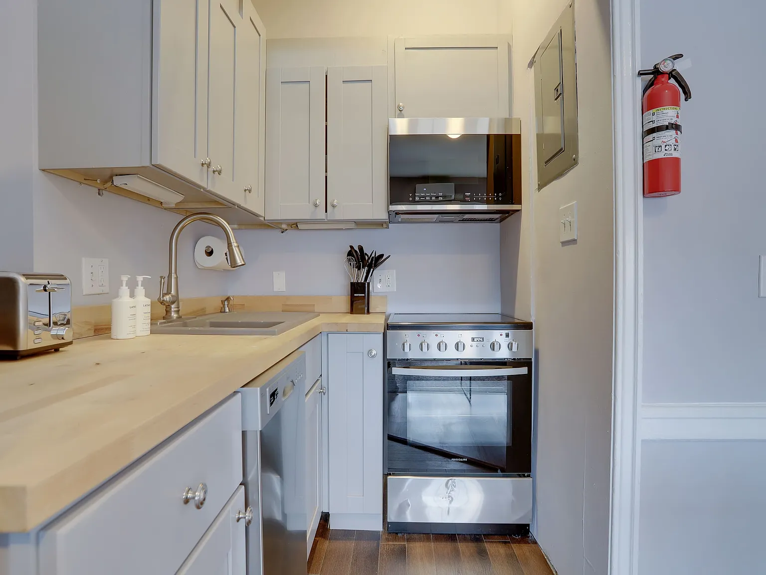 1 bed, 725 sqft, $3,900 — Photo 4