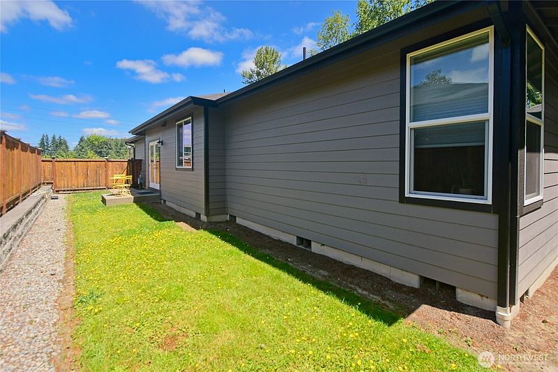 5th image of 14411 86th Avenue Ct E