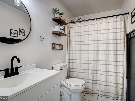 5th image of 315 Chadham Ct
