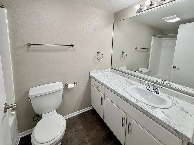 Laurel Canyon, 4500 — Photo 14