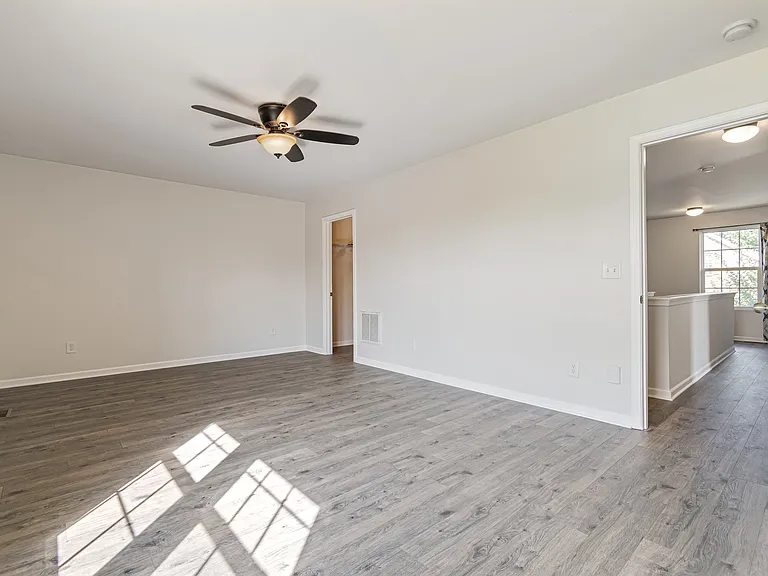 1006 Solomon Ln — Photo 32