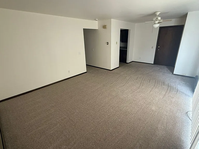 257-261 Broadway Dr — Photo 3